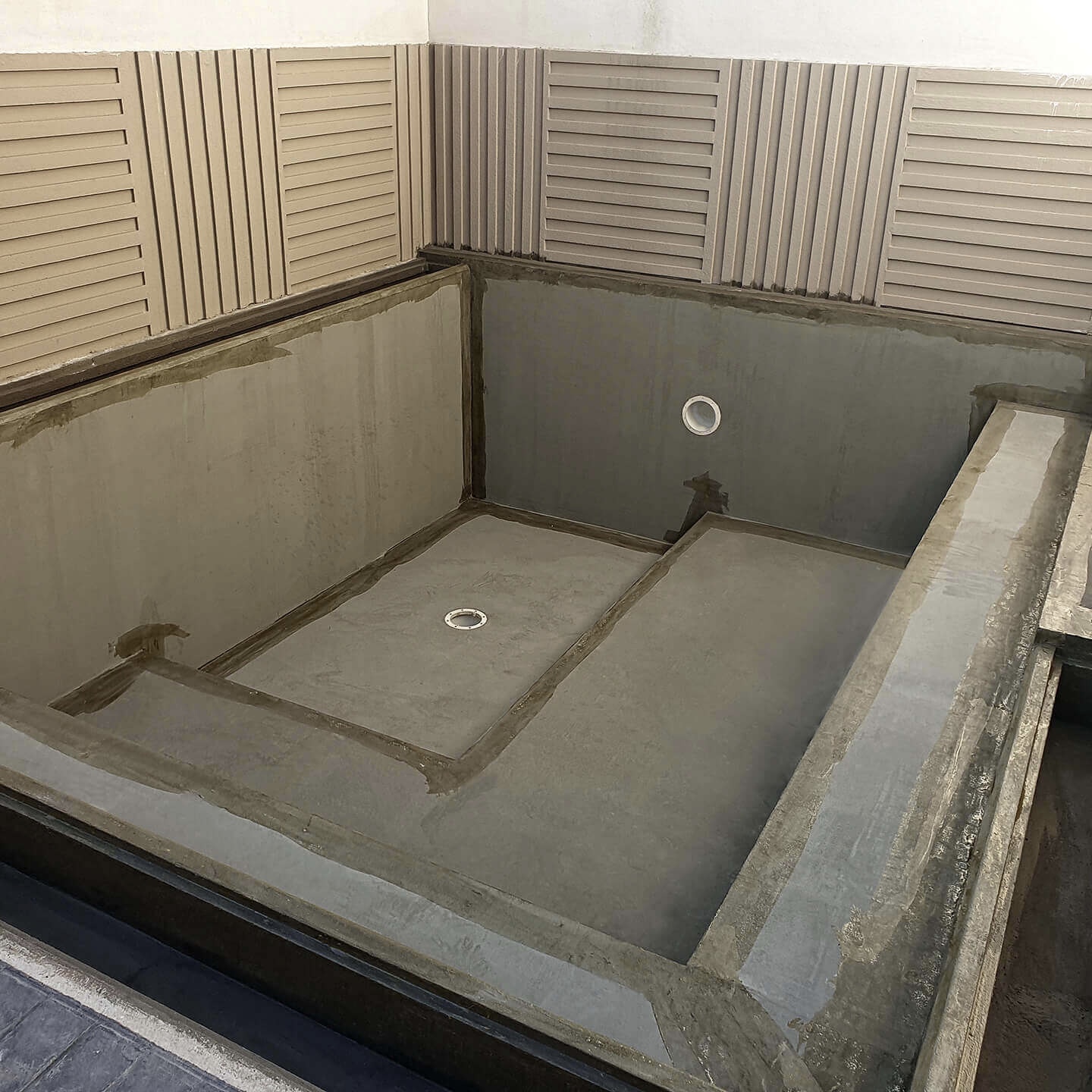 Vasca Jacuzzi in EPS in lavorazione