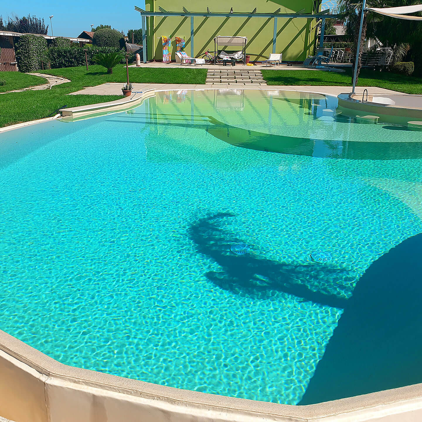 Bio Piscina in EPS con area bar